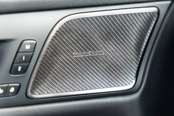 Volvo V60 2.0 B4 R-Design I Carplay I autopilot I trekhaak I pano I