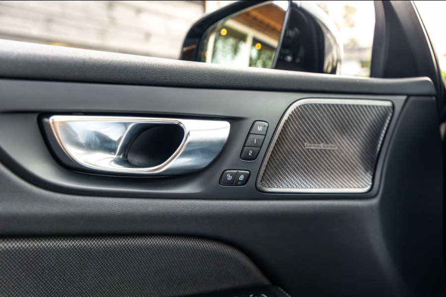 Volvo V60 2.0 B4 R-Design I Carplay I autopilot I trekhaak I pano I