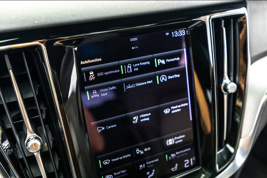 Volvo V60 2.0 B4 R-Design I Carplay I autopilot I trekhaak I pano I