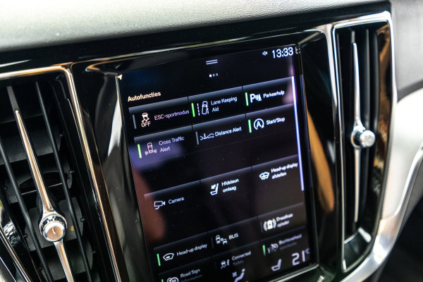 Volvo V60 2.0 B4 R-Design I Carplay I autopilot I trekhaak I pano I