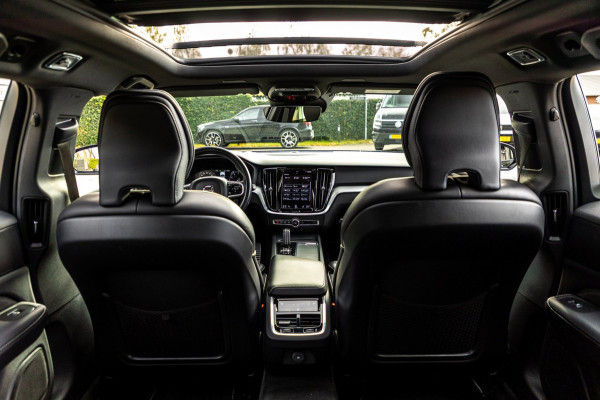 Volvo V60 2.0 B4 R-Design I Carplay I autopilot I trekhaak I pano I