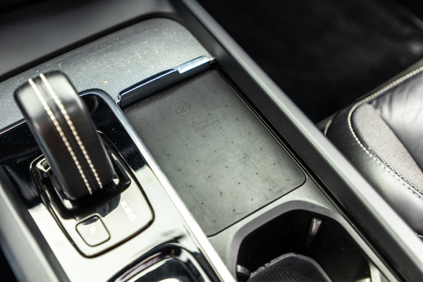 Volvo V60 2.0 B4 R-Design I Carplay I autopilot I trekhaak I pano I