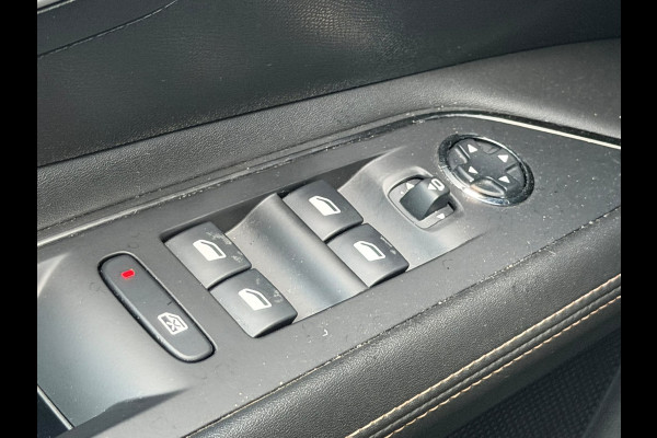 Peugeot 3008 1.2 PureTech Blue Lease Premium (PANORAMADAK)