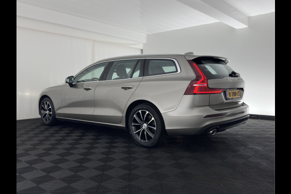 Volvo V60 2.0 D4 Momentum Pro (INCL.BTW) Aut. *LEATHER | FULL-LED | HEATED-COMFORTSEATS | DIGI-COCKPIT | CARPLAY | NAVI-FULLMAP | ECC | PDC | CRUISE | 17''ALU | TOWBAR*