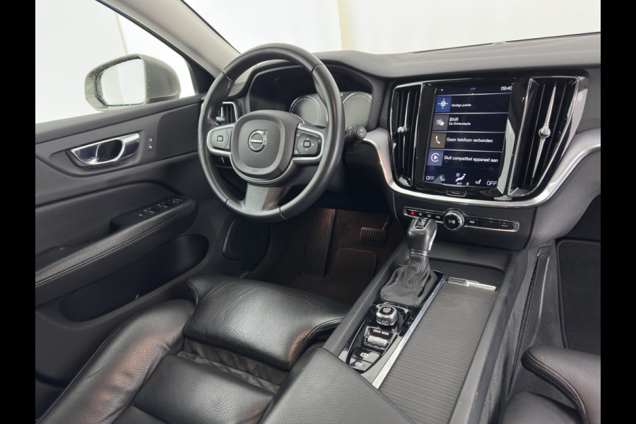 Volvo V60 2.0 D4 Momentum Pro (INCL.BTW) Aut. *LEATHER | FULL-LED | HEATED-COMFORTSEATS | DIGI-COCKPIT | CARPLAY | NAVI-FULLMAP | ECC | PDC | CRUISE | 17''ALU | TOWBAR*