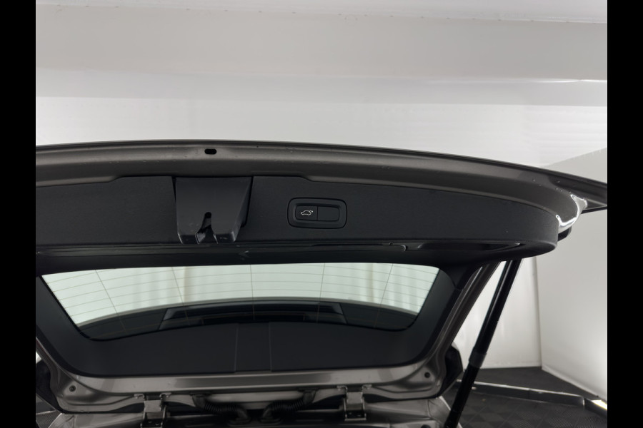 Volvo V60 2.0 D4 Momentum Pro (INCL.BTW) Aut. *LEATHER | FULL-LED | HEATED-COMFORTSEATS | DIGI-COCKPIT | CARPLAY | NAVI-FULLMAP | ECC | PDC | CRUISE | 17''ALU | TOWBAR*