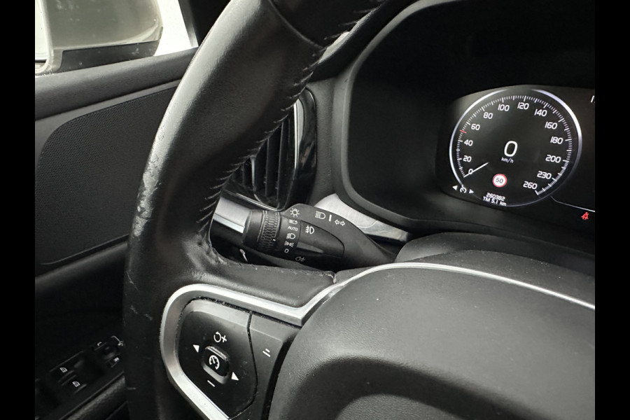 Volvo V60 2.0 D4 Momentum Pro (INCL.BTW) Aut. *LEATHER | FULL-LED | HEATED-COMFORTSEATS | DIGI-COCKPIT | CARPLAY | NAVI-FULLMAP | ECC | PDC | CRUISE | 17''ALU | TOWBAR*