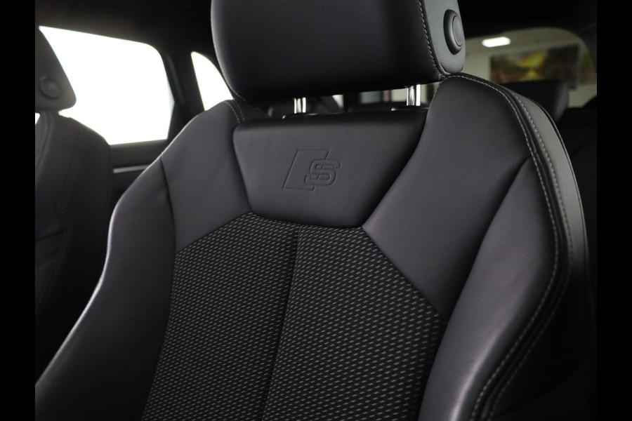 Audi Q3 45 TFSI e S edition 245pk | Private lease vanaf € 764,- per maand |  Panoramdak | Dode hoek detectie | Parkeercamera | Elektrisch bedienbare achterklep | S-line interieur