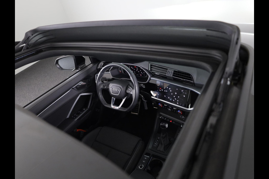 Audi Q3 45 TFSI e S edition 245pk | Private lease vanaf € 764,- per maand |  Panoramdak | Dode hoek detectie | Parkeercamera | Elektrisch bedienbare achterklep | S-line interieur