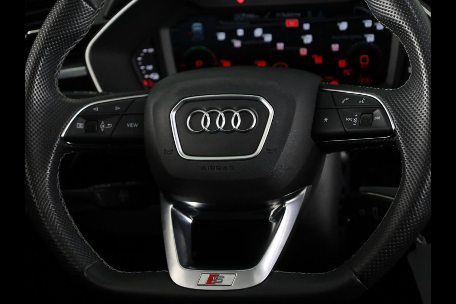 Audi Q3 45 TFSI e S edition 245pk | Private lease vanaf € 764,- per maand |  Panoramdak | Dode hoek detectie | Parkeercamera | Elektrisch bedienbare achterklep | S-line interieur