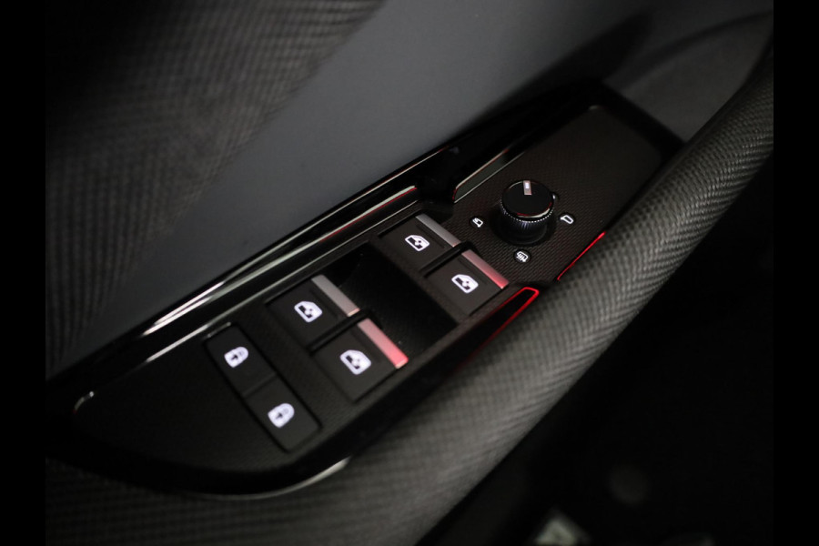 Audi Q3 Advanced edition e-hybrid 272 pk | Techniekpakket plus | Ambiente lichtpakket plus | Achteruitrijcamera | Panoramadak| Dodehoek detectie |