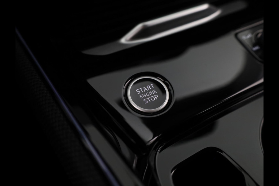 Audi Q3 Advanced edition e-hybrid 272 pk | Techniekpakket plus | Ambiente lichtpakket plus | Achteruitrijcamera | Panoramadak| Dodehoek detectie |
