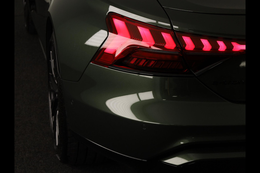 Audi e-tron GT e-tron GT 504pk | B&O | Lederen bekleding | Elektrische verstelbare voorstoelen met geheugen | Panoramadak | Audi Exclusive kleur
