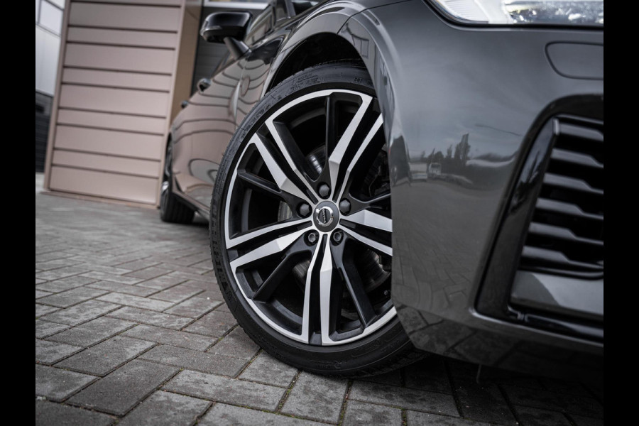 Volvo V60 2.0 T8 Recharge AWD R-Design - Pano l ACC l 19'' l 360cam l Memory l HUD