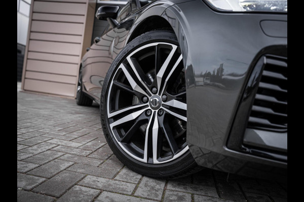 Volvo V60 2.0 T8 Recharge AWD R-Design - Pano l ACC l 19'' l 360cam l Memory l HUD