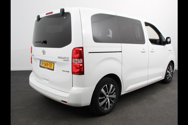 Toyota PROACE Electric Verso Luxury L2 8persoons PERSONENBUS 8p SOH 89% Navigatie Parkeersensoren Cruise Control Stoelverwarming Climate Control LM Velgen