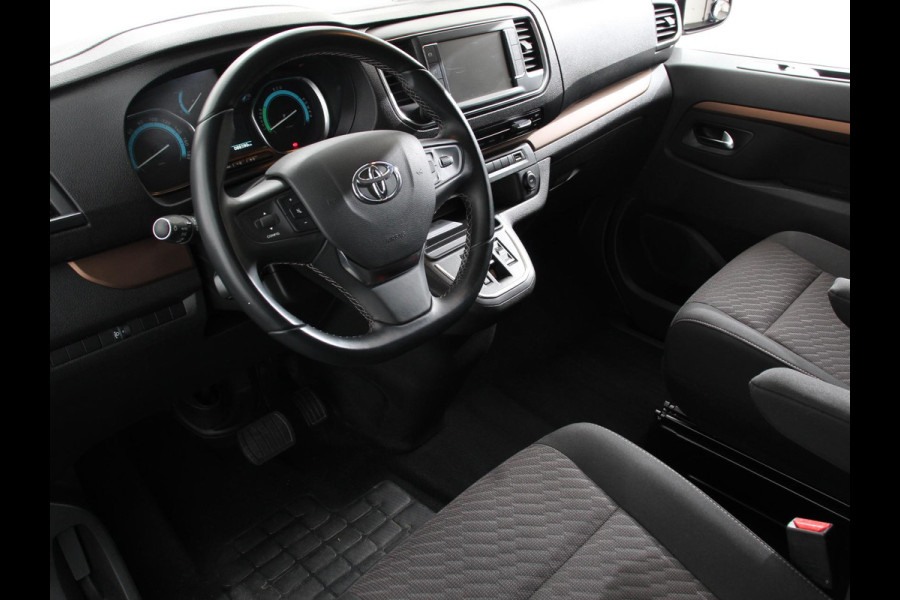 Toyota PROACE Electric Verso Luxury L2 8persoons PERSONENBUS 8p SOH 89% Navigatie Parkeersensoren Cruise Control Stoelverwarming Climate Control LM Velgen