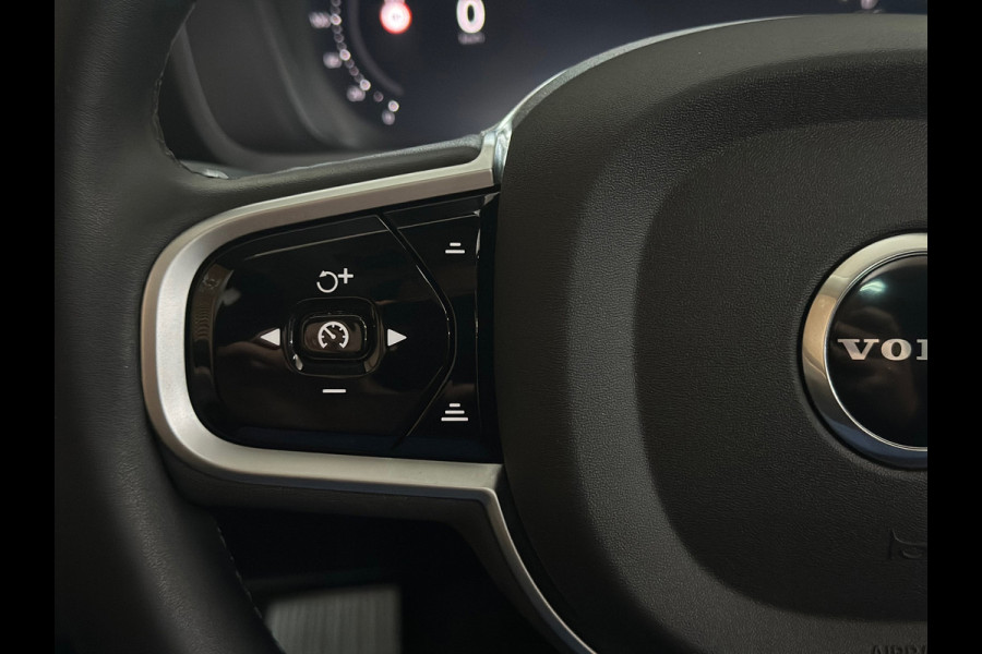 Volvo XC90 2.0 T8 hybrid Ultra Dark 7p.| MY2026| Luchtvering| Lagom-Pack | Winter-Pack| H/K Sound| Trekhaak| HuD| 22inch|Massage