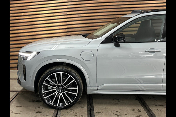 Volvo XC90 2.0 T8 hybrid Ultra Dark 7p.| MY2026| Luchtvering| Lagom-Pack | Winter-Pack| H/K Sound| Trekhaak| HuD| 22inch|Massage