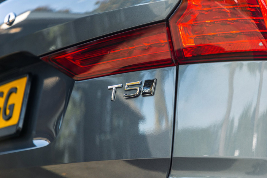 Volvo XC60 2.0 T5 AWD Inscription I Camera I trekhaak I Autopilot I Blits I