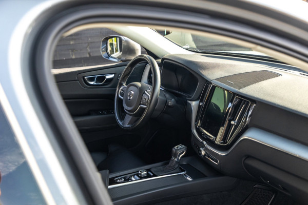Volvo XC60 2.0 T5 AWD Inscription I Camera I trekhaak I Autopilot I Blits I