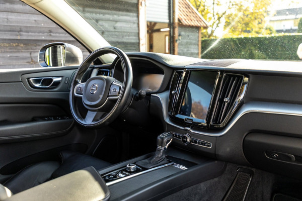Volvo XC60 2.0 T5 AWD Inscription I Camera I trekhaak I Autopilot I Blits I