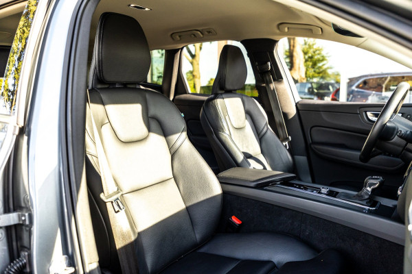 Volvo XC60 2.0 T5 AWD Inscription I Camera I trekhaak I Autopilot I Blits I