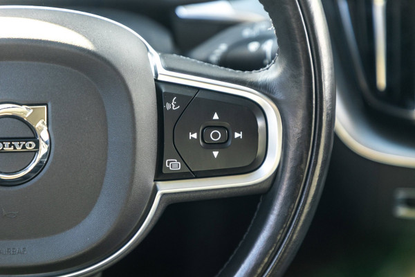 Volvo XC60 2.0 T5 AWD Inscription I Camera I trekhaak I Autopilot I Blits I