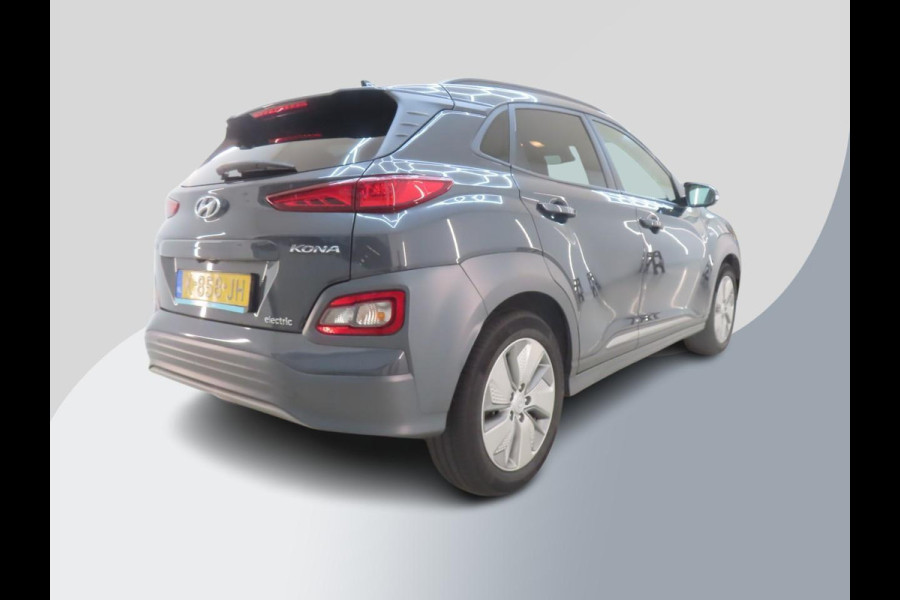 Hyundai Kona EV Fashion 64 kWh | SOH 98,9 % | Warmtepomp | Navigatie | VERWACHT! |