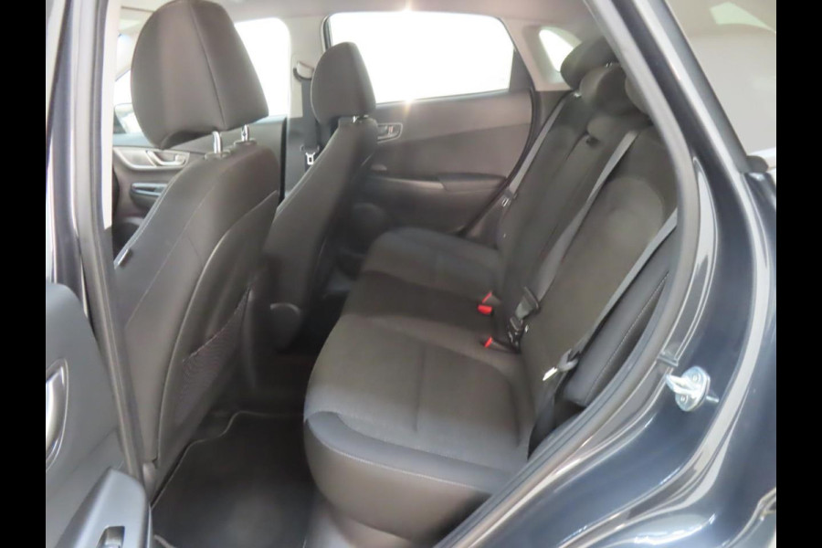 Hyundai Kona EV Fashion 64 kWh | SOH 98,9 % | Warmtepomp | Navigatie | VERWACHT! |
