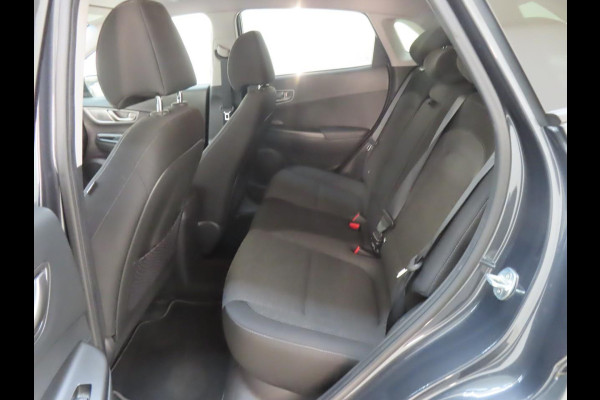 Hyundai Kona EV Fashion 64 kWh | SOH 98,9 % | Warmtepomp | Navigatie | VERWACHT! |