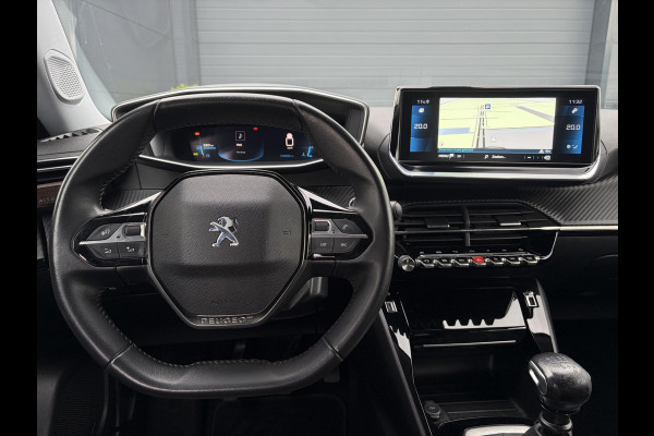 Peugeot 2008 1.2 PureTech Blue Lease Allure ✓2e Eigenaar✓360° Camera✓Draadloze telefoonlader✓Carplay✓6 bak✓Halfleder✓Navi✓Clima✓Cruise✓17'' Lmv✓Rijstrooksensor✓102pk✓Dealer onderhouden✓N.A.P✓Apk tot 04-2027