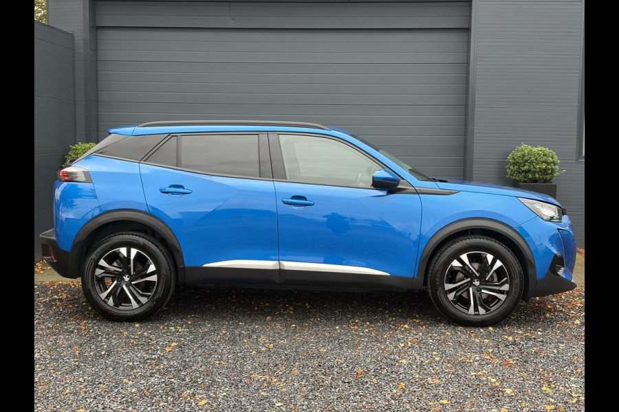 Peugeot 2008 1.2 PureTech Blue Lease Allure ✓2e Eigenaar✓360° Camera✓Draadloze telefoonlader✓Carplay✓6 bak✓Halfleder✓Navi✓Clima✓Cruise✓17'' Lmv✓Rijstrooksensor✓102pk✓Dealer onderhouden✓N.A.P✓Apk tot 04-2027