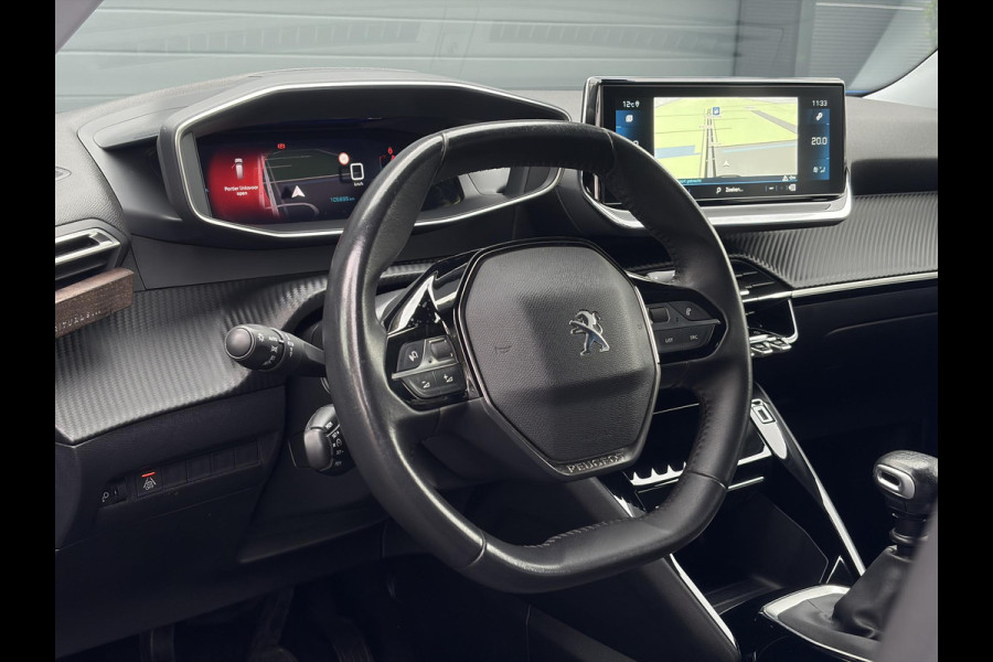 Peugeot 2008 1.2 PureTech Blue Lease Allure ✓2e Eigenaar✓360° Camera✓Draadloze telefoonlader✓Carplay✓6 bak✓Halfleder✓Navi✓Clima✓Cruise✓17'' Lmv✓Rijstrooksensor✓102pk✓Dealer onderhouden✓N.A.P✓Apk tot 04-2027