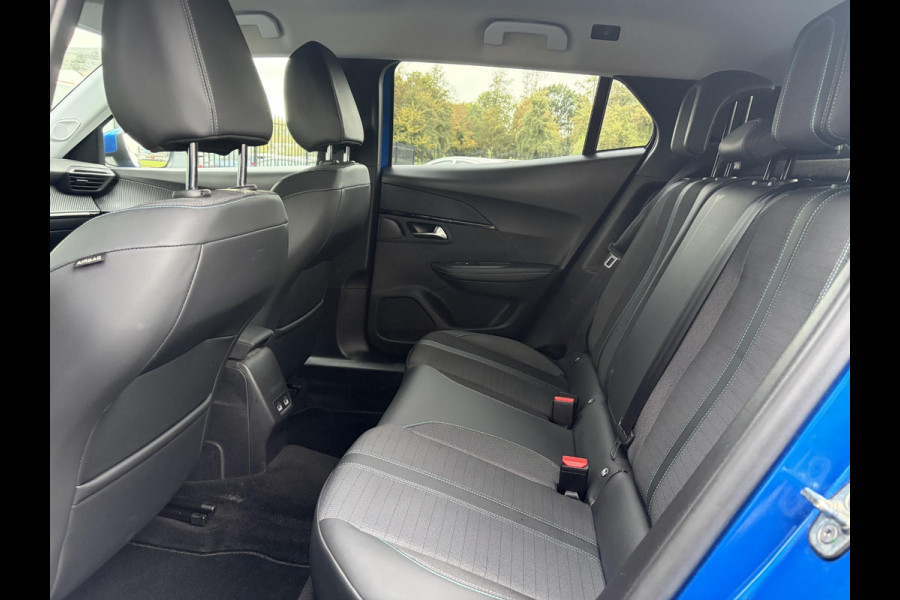 Peugeot 2008 1.2 PureTech Blue Lease Allure ✓2e Eigenaar✓360° Camera✓Draadloze telefoonlader✓Carplay✓6 bak✓Halfleder✓Navi✓Clima✓Cruise✓17'' Lmv✓Rijstrooksensor✓102pk✓Dealer onderhouden✓N.A.P✓Apk tot 04-2027