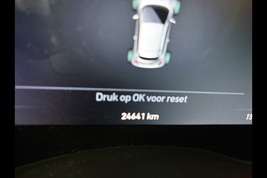 Fiat 500E Urban 42 kWh Airco - Apple carplay - Draadloze telefoonlader - Navigatie - Licht metalen velgen 16 inch - Cruise control - Led verlichting - Bluetooth - Keyless start - Elektrische ramen - Stuur leder - Stuur multifunctioneel