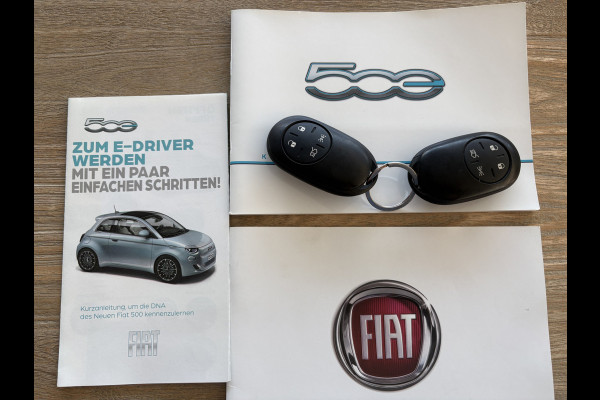 Fiat 500E Urban 42 kWh Airco - Apple carplay - Draadloze telefoonlader - Navigatie - Licht metalen velgen 16 inch - Cruise control - Led verlichting - Bluetooth - Keyless start - Elektrische ramen - Stuur leder - Stuur multifunctioneel