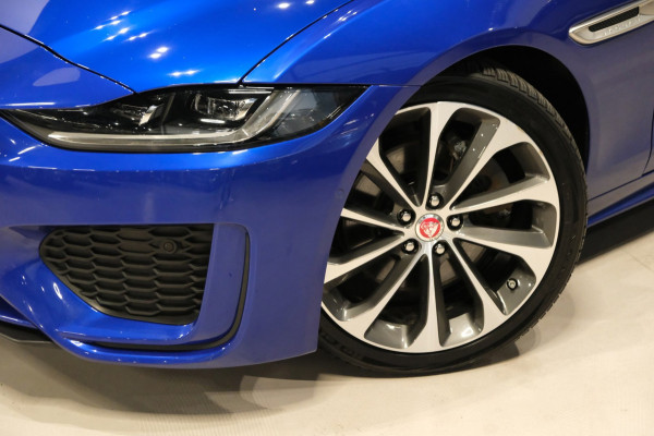 Jaguar XE 2.0 P250 R-Dynamic SE *74dkm* Leder/Navi/Camera/''19 LMV/Apple Carplay