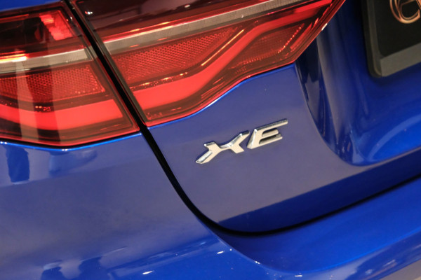 Jaguar XE 2.0 P250 R-Dynamic SE *74dkm* Leder/Navi/Camera/''19 LMV/Apple Carplay