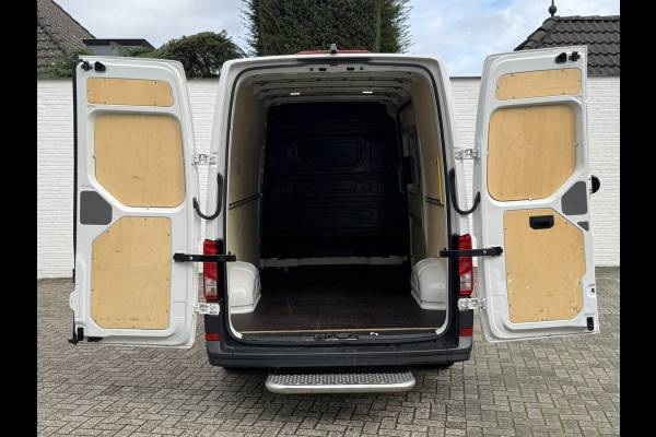 Volkswagen Crafter 35 2.0 TDI L3H3 RWD Camera Carplay Cruise Navigatie Laadruimte betimmert