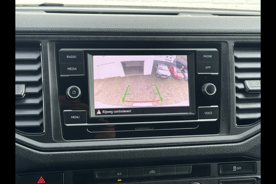 Volkswagen Crafter 35 2.0 TDI L3H3 RWD Camera Carplay Cruise Navigatie Laadruimte betimmert