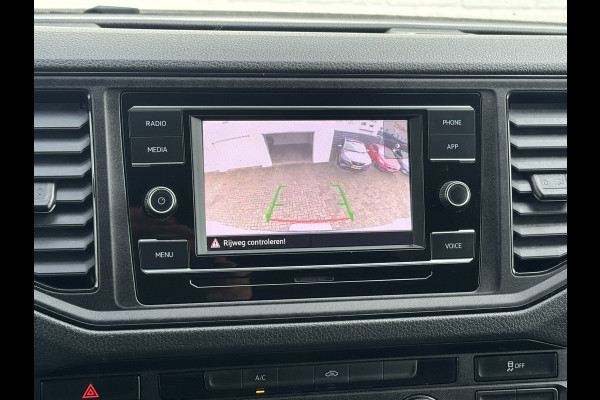 Volkswagen Crafter 35 2.0 TDI L3H3 RWD Camera Carplay Cruise Navigatie Laadruimte betimmert