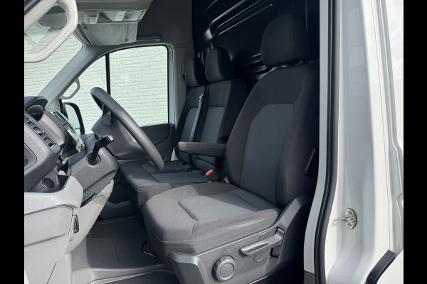 Volkswagen Crafter 35 2.0 TDI L3H3 RWD Camera Carplay Cruise Navigatie Laadruimte betimmert