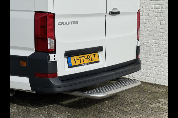 Volkswagen Crafter 35 2.0 TDI L3H3 RWD Camera Carplay Cruise Navigatie Laadruimte betimmert