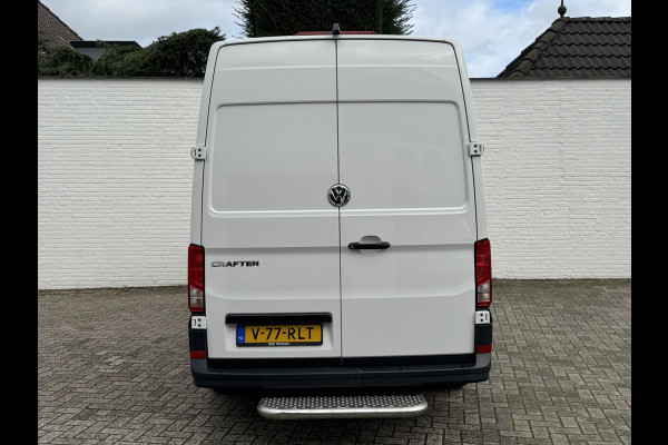 Volkswagen Crafter 35 2.0 TDI L3H3 RWD Camera Carplay Cruise Navigatie Laadruimte betimmert