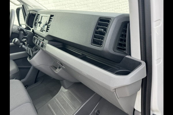 Volkswagen Crafter 35 2.0 TDI L3H3 RWD Camera Carplay Cruise Navigatie Laadruimte betimmert