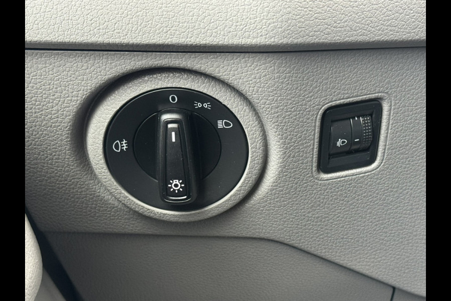 Volkswagen Crafter 35 2.0 TDI L3H3 RWD Camera Carplay Cruise Navigatie Laadruimte betimmert
