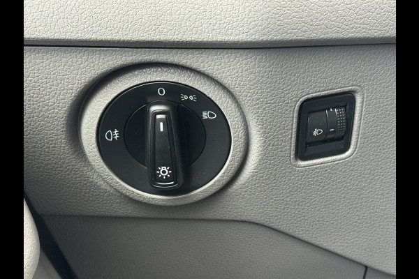 Volkswagen Crafter 35 2.0 TDI L3H3 RWD Camera Carplay Cruise Navigatie Laadruimte betimmert