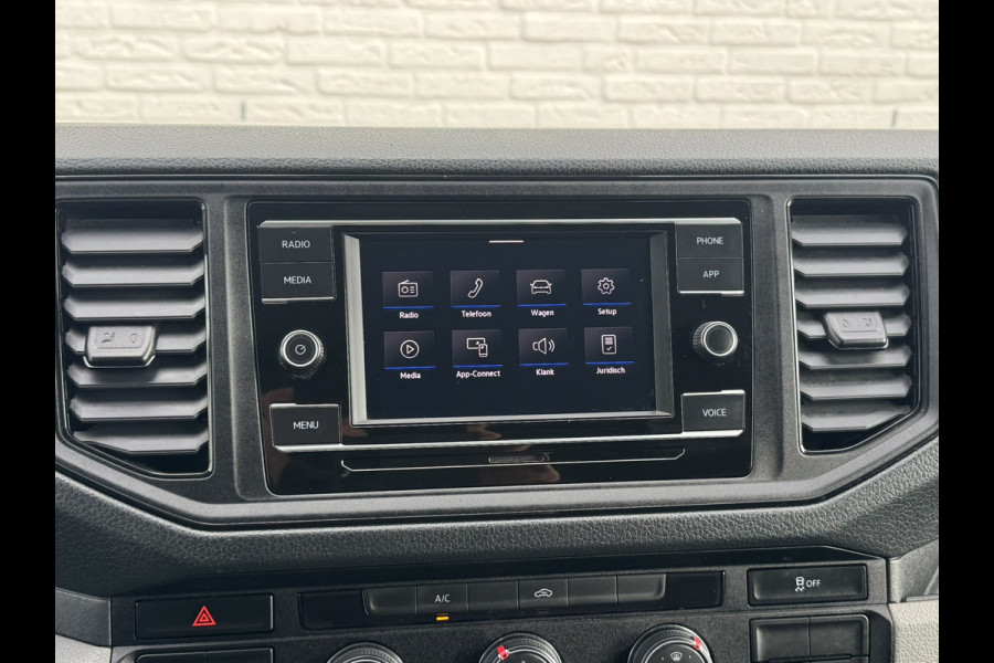 Volkswagen Crafter 35 2.0 TDI L3H3 RWD Camera Carplay Cruise Navigatie Laadruimte betimmert