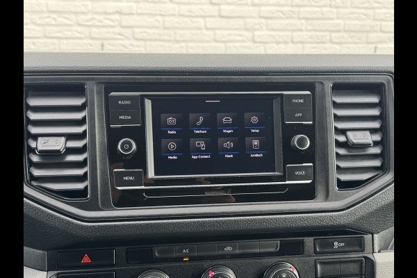 Volkswagen Crafter 35 2.0 TDI L3H3 RWD Camera Carplay Cruise Navigatie Laadruimte betimmert